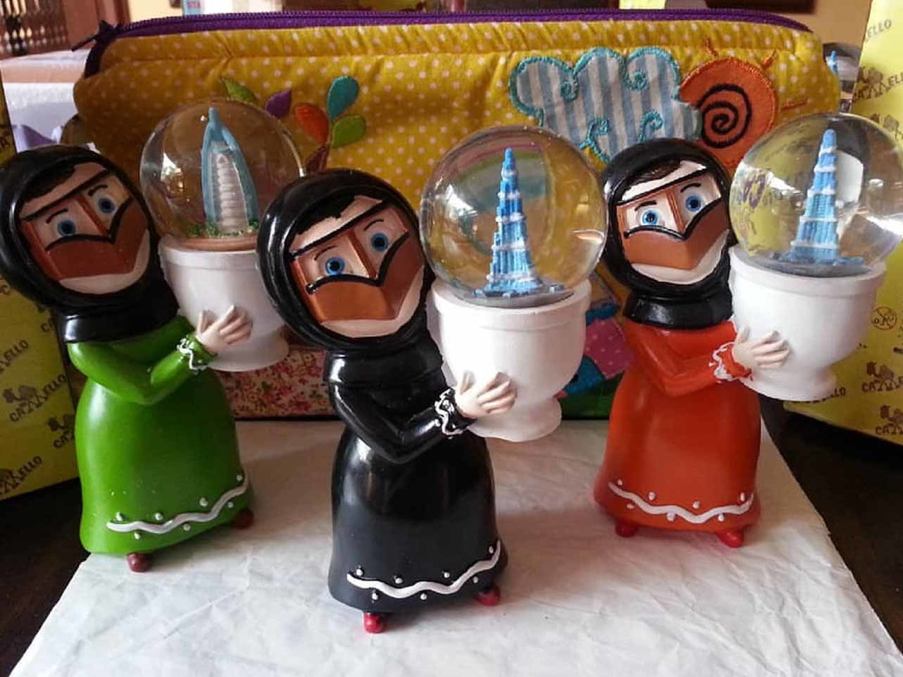 Dubai Snow Globe Ceramic Arabic Lady With Dubai Snow Globe