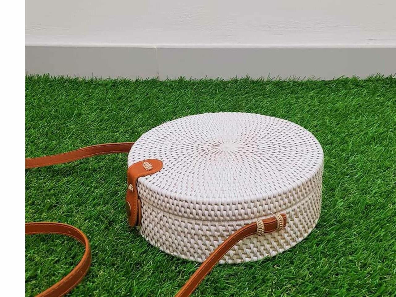 Vintage Straw Purse Handwoven Round Straw Crossbody Bag Embroidery Tassel  Shoulder Bag (5858+Round): Handbags: Amazon.com