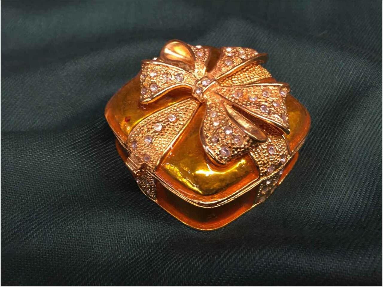 Golden Metal Jewelry Box Enamel Painted Gift Box
