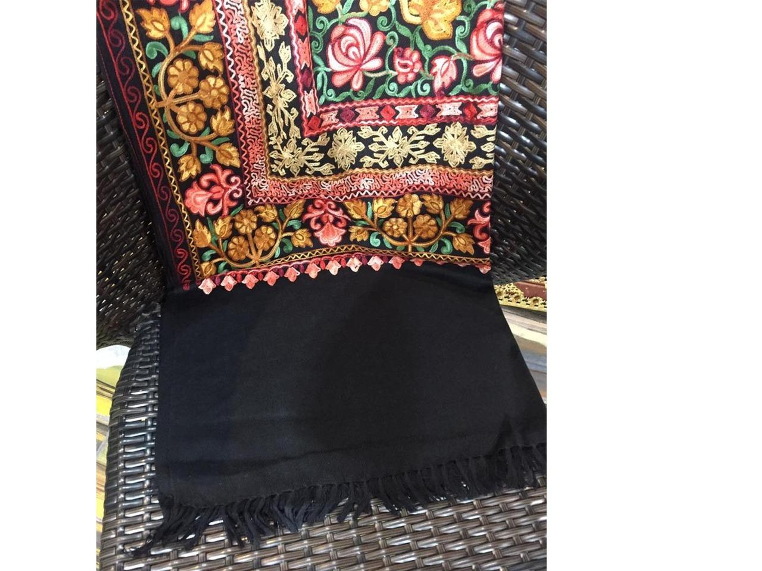 shawl floral pattern Embroidered Shawl, dubai gift shop