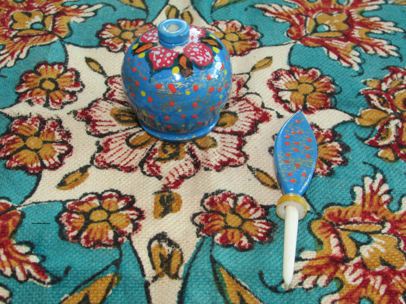 Luxury Eye Liner  , A Cute Hand Painted "Camel bone" Kohl Tube and  Stick. Premium Design Showcase