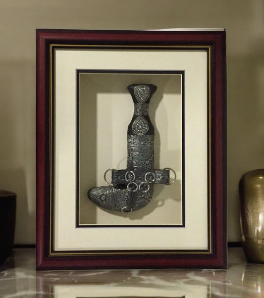 Framed Omani Khanjar The Sultan’s | Authentic Arabic Khanjar | Luxury Framed Souvenir Art - Luxury Handcrafted Art Craftihouse Dubai