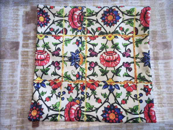 Exclusive Artisan 45x45 Floral – Handcrafted Fine Craftsmanship Detail
