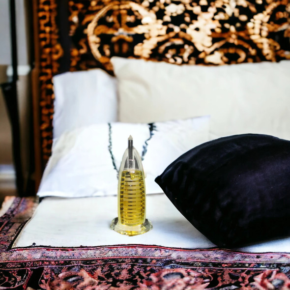 Handcrafted Burj Alarab Golden_white Color Crystal Lifestyle Visual