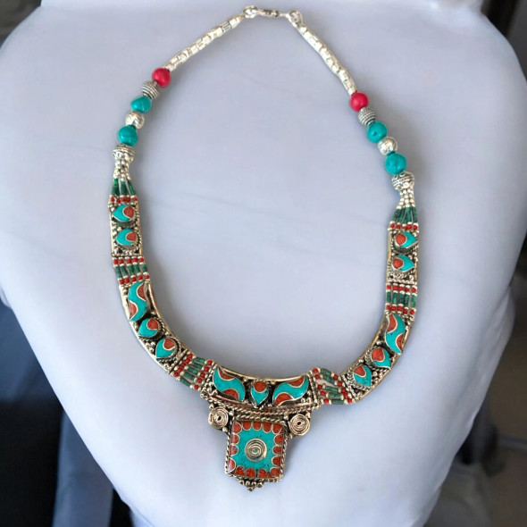 Craftihouse branded Nepali beaded necklace, a unique piece of artisan jewelry reflecting Himalayan cultural aesthetics.