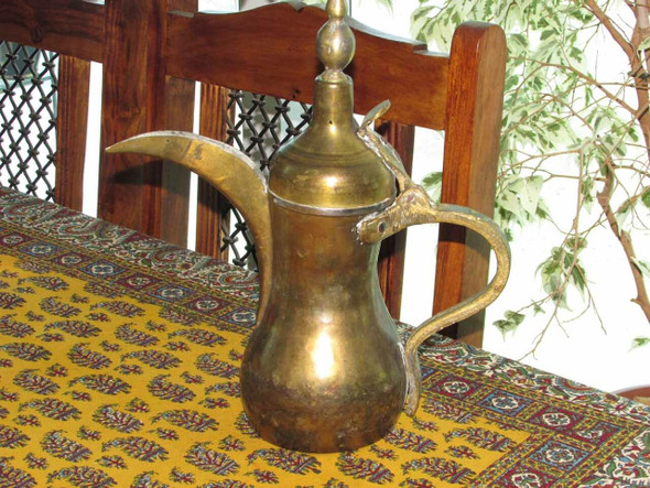Luxury Arabic Antique Arabic Brass Dallah Premium Design Showcase