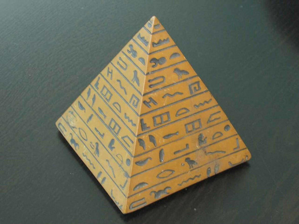 Exclusive Artisan Stone Pyramid Honey Brown Fine Craftsmanship Detail