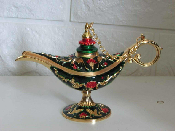 Exquisite 12 cm Aladdin's lamp with gold and enamel accents, an ideal gift that serves as both a whimsical decor piece and a refined artisan treasure.