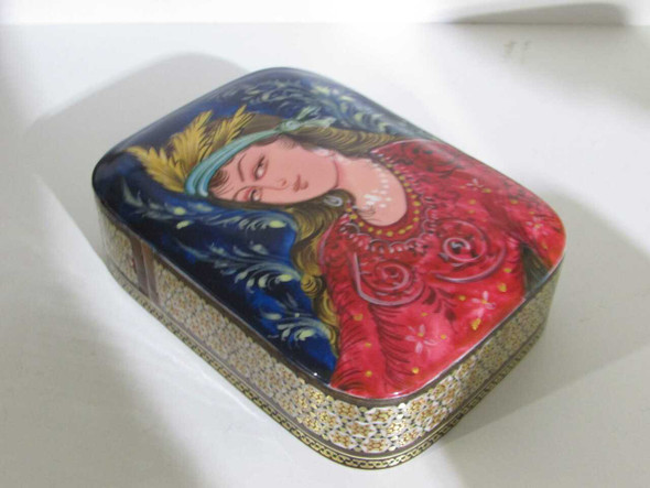 Luxury Uae Hand Painted Sliding Painted Premium Design Showcase