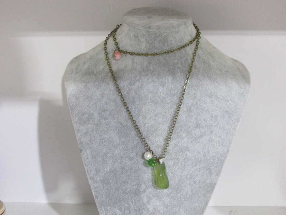 Luxury handmade necklace with green agate and brass chain Premium Design Showcase