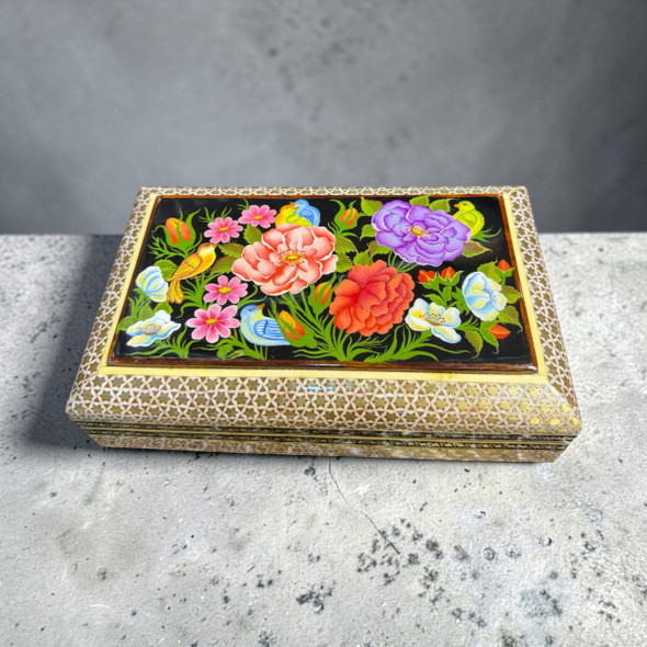 Stunning hand painted 20x13 – Master-Crafted Heritage Collectible
