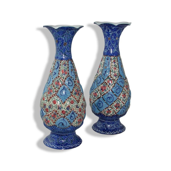 Exclusive Vase 2 Tear Shaped Fine Craftsmanship Detail