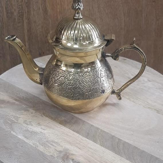 Exclusive Artisan Brass tea pot. Hand Fine Craftsmanship Detail