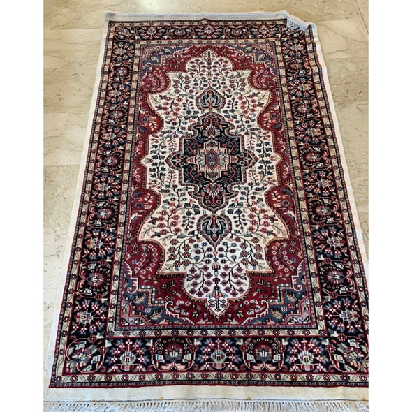 Exclusive Kashmiri Silk Carpet 4x6 Feet Perfect Handmade Gift For Your Home Handmade Pure Synthetic Silk Carpet Heritage Collection Detail