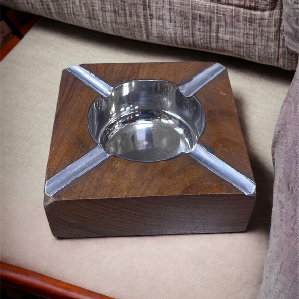 Premium Premium Cigar Ashtray High-Quality Design View