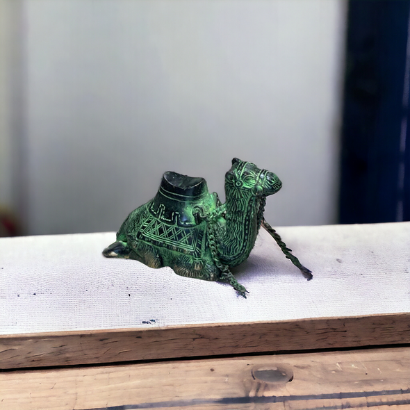 Exclusive Uae Brass Camel Exquisite Table Heritage Collection Detail