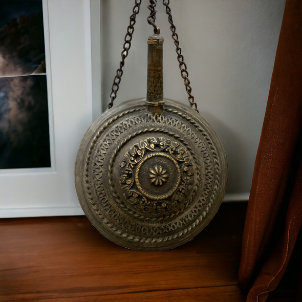 Exclusive Engraved Metal Military Gun Powder Flask Timeless Elegance And Functional History . Heritage Collection Detail