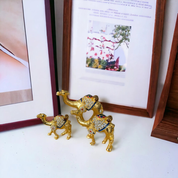 Corporate Camel Family Set - | Playful Middle Eastern Motto | High-end Boutique Memento - Luxury Handcrafted Art Craftihouse Dubai