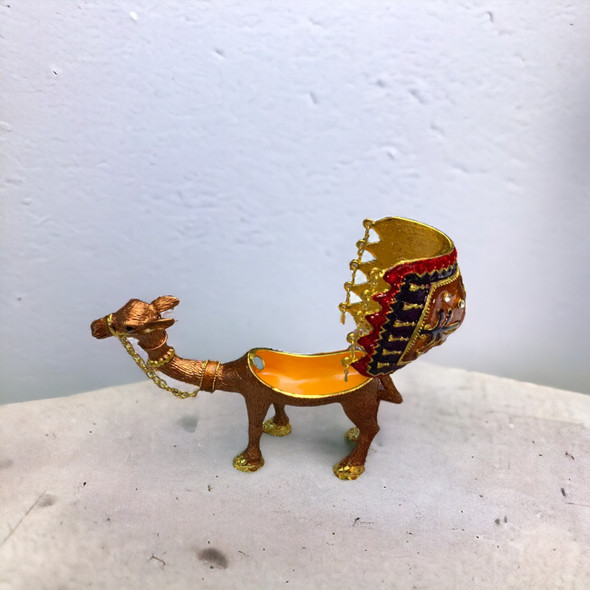 Exclusive Kuwait Camel Statue Stunning Humorous Heritage Collection Detail