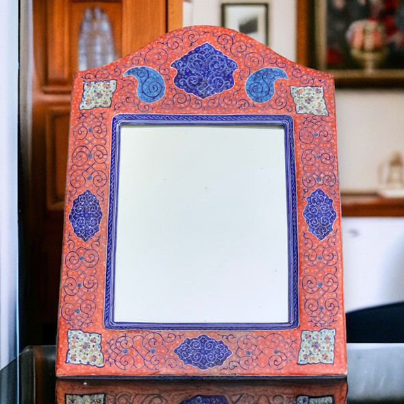 Hand-Painted Minakari Table Mirror – Intricate 39x27 cm copper mirror featuring paisley motifs.