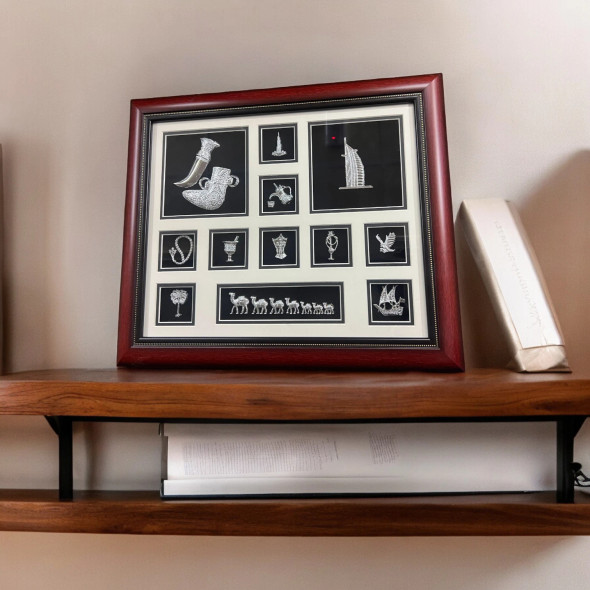 Dubai Corporate - Luxury Frame | Traditional Dubai Portrait Holder - Luxury Handcrafted Art Craftihouse Dubai