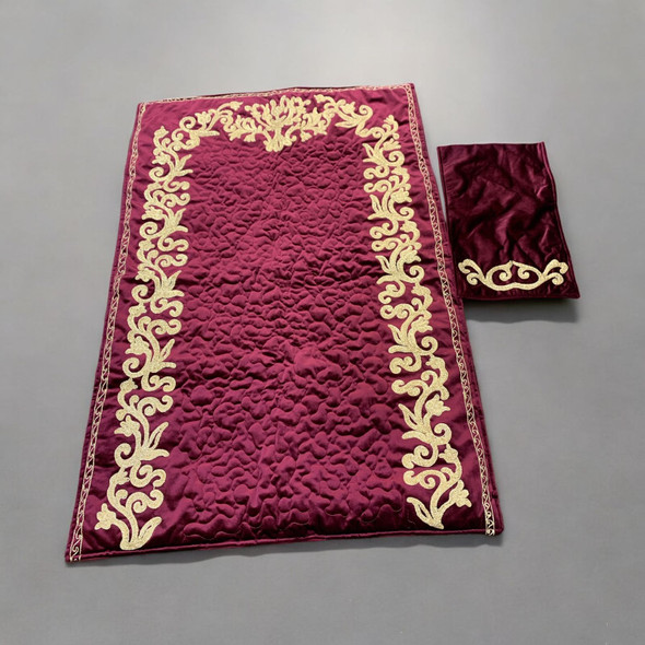 Exclusive Handmade Velvet Prayer Mat with Foam & Embroidered Quran Cover Set Heritage Collection Detail