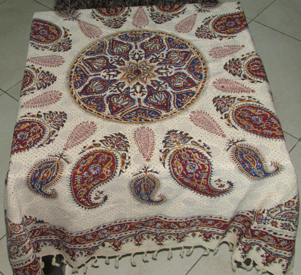 Artisan Floral 120X120Cm. High-Resolution Product Shot