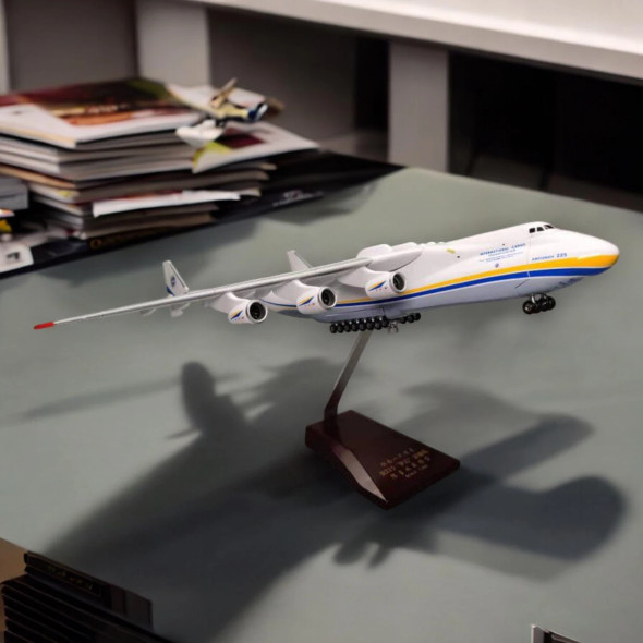 Premium Simulation AN225 Transport Aircraft Model 42cm Craftsmanship and Design