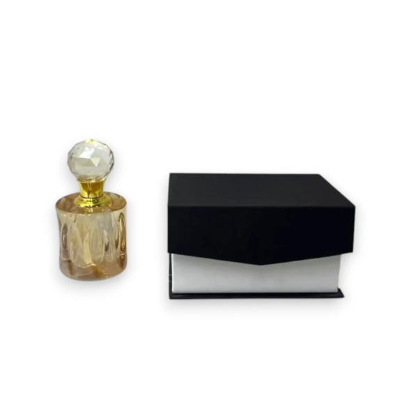 Luxury Crystal Perfume Bottle with Gift Box, 6 ML Artisan Detail View