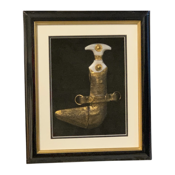 Luxury Dagger Frame Vip Corporate Gift | Sophisticated Middle Eastern Art & Home Anchor - Luxury Handcrafted Art Craftihouse Dubai