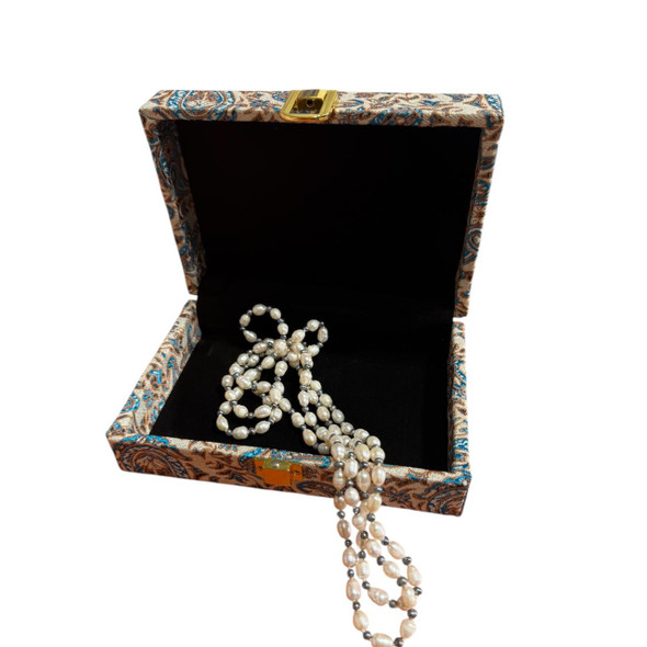 handmade-termeh-fabric-gift-box-