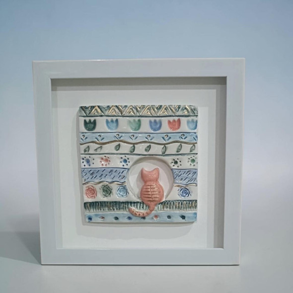 Premium 30x30 cm emerald green cat abstract textured ceramic relief featuring a modern 3D embossed tile design in a sleek frame.
