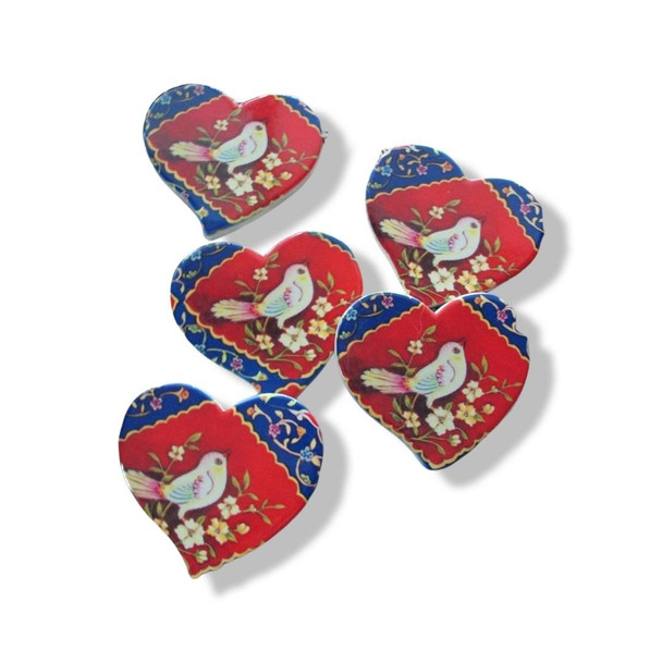 Handcrafted Uae A Cute Bird Heart Lifestyle Visual