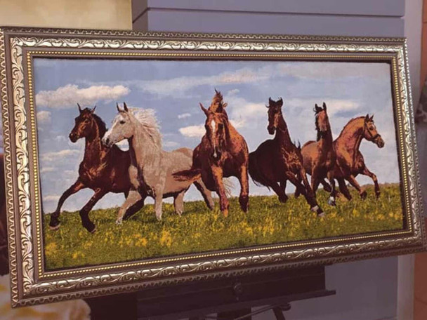 7 Horse Carpet 3d Effect Carpet Machine Made 100x50cm | High-end Boutique Souvenir | Crafted In Dubai - Luxury Handcrafted Art Craftihouse Dubai