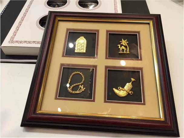 Luxury Collectible Golden Wall Mount Frame Premium Design Showcase