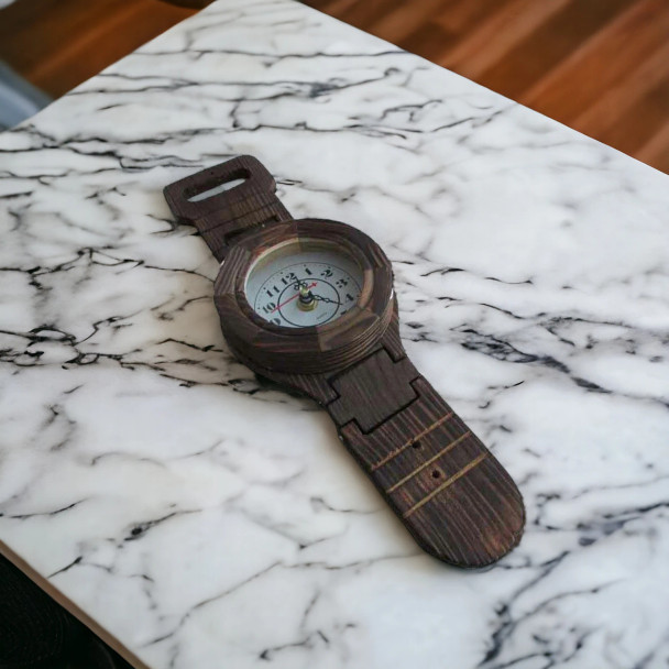 Exclusive Artisan creative wooden hanging watch Fine Craftsmanship Detail