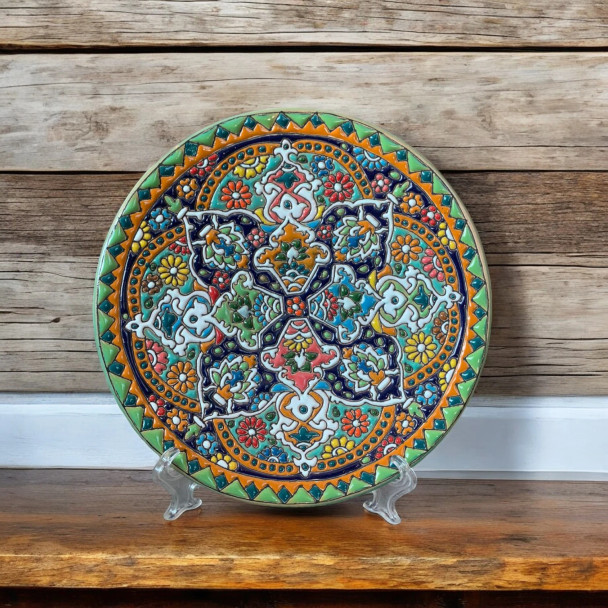 Exclusive Round Decorative Clay Plate Fine Craftsmanship Detail