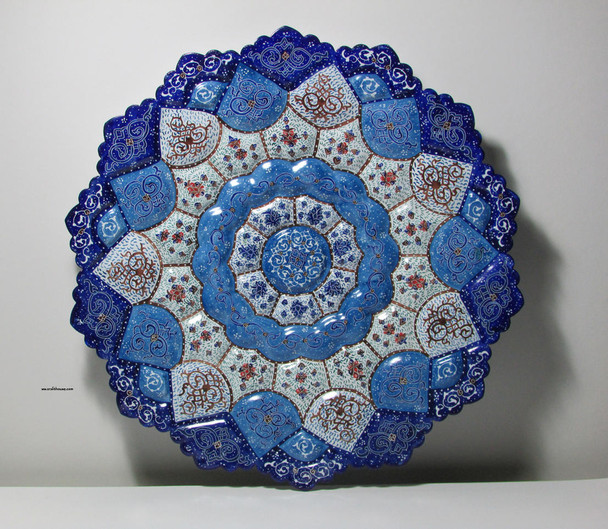 A profile view showing the clean hand-spun edges and the high-quality polished copper base of the 30 cm decorative enamel plate.