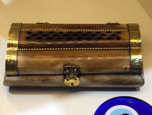 A 14x7 cm handmade bone inlay jewelry box, showcasing intricate artisanal patterns and classic storage design.