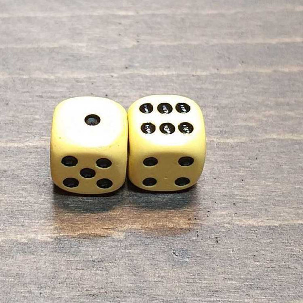 Luxury Backgammon dice set , Set of 2 pcs dices Artisan Detail Shot