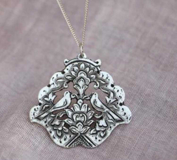 Luxury Engraved Pure Silver Pendant With Premium Design Showcase