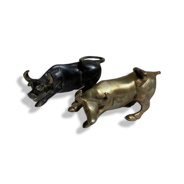 Luxury Artisan 2 brass bull's statue Premium Design Showcase