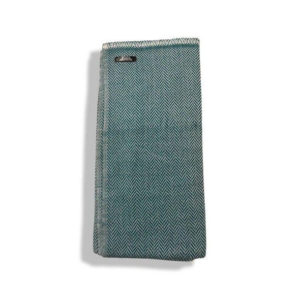 A natural cream-colored 70x200 cm pure cashmere stole handmade from authentic Himalayan wool.