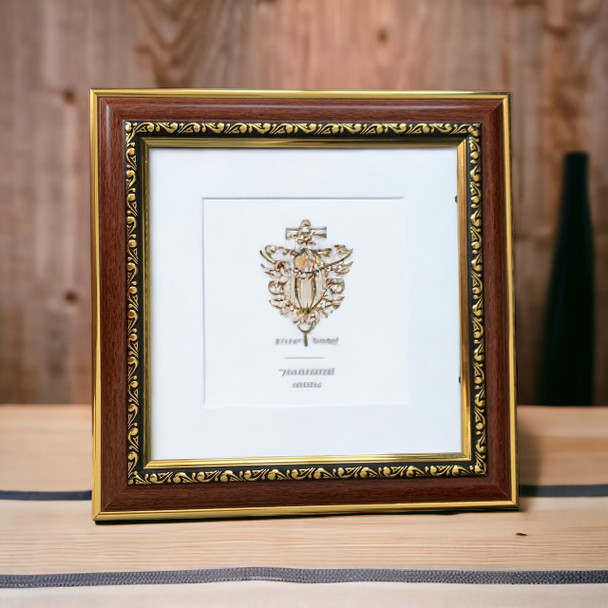 Premium Personalized Elegance: Customized Frame High-Quality Design
