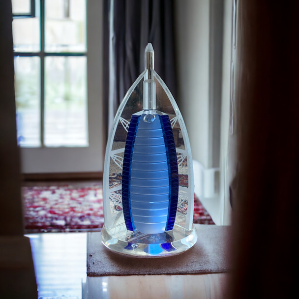 Elegant 22 cm luxury glass sculpture featuring the architectural design of the Burj Al Arab.