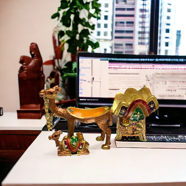 Bahrain Camel With Baby Trinket | Sophisticated Desert Mascot | Unique Travel Souvenir - Luxury Handcrafted Art Craftihouse Dubai