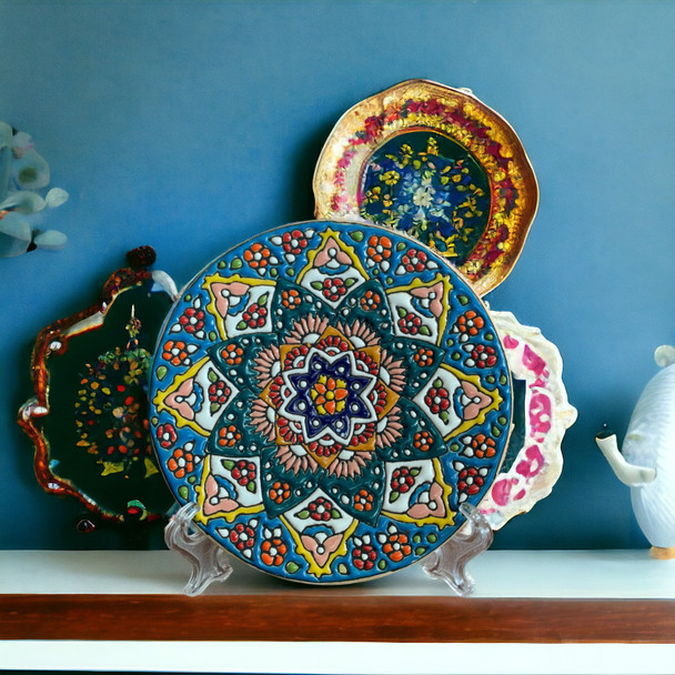 Exclusive Hand-Painted Earthenware Plate Heritage Collection Detail