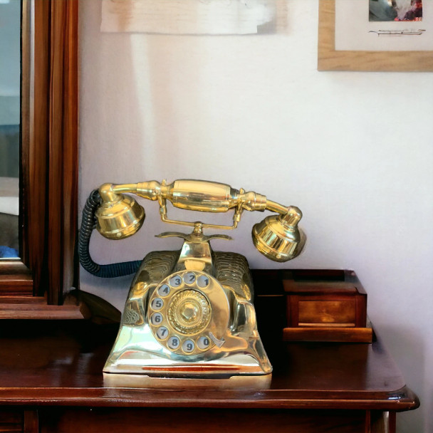 Premium Uae Vintage Style Brass Desktop High-Quality Souvenir