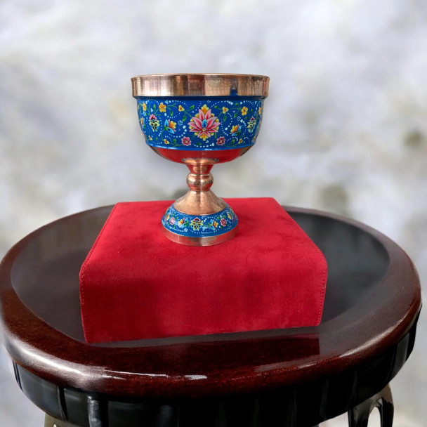 A sophisticated 16 cm Mes Pardaz copper piece, combining polished copper with exquisite hand-painted artistry for home decor.