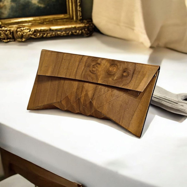 Premium Handmade Wooden Purse Craftsmanship and Design